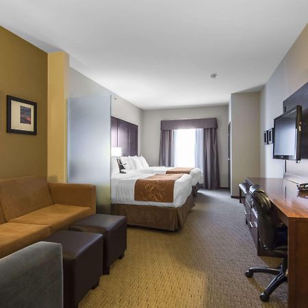 Comfort Suites Саскатун Екстериор снимка