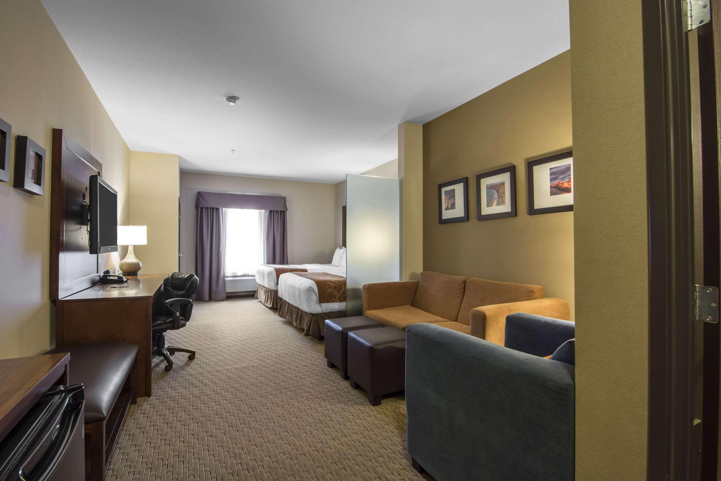 Comfort Suites Саскатун Екстериор снимка