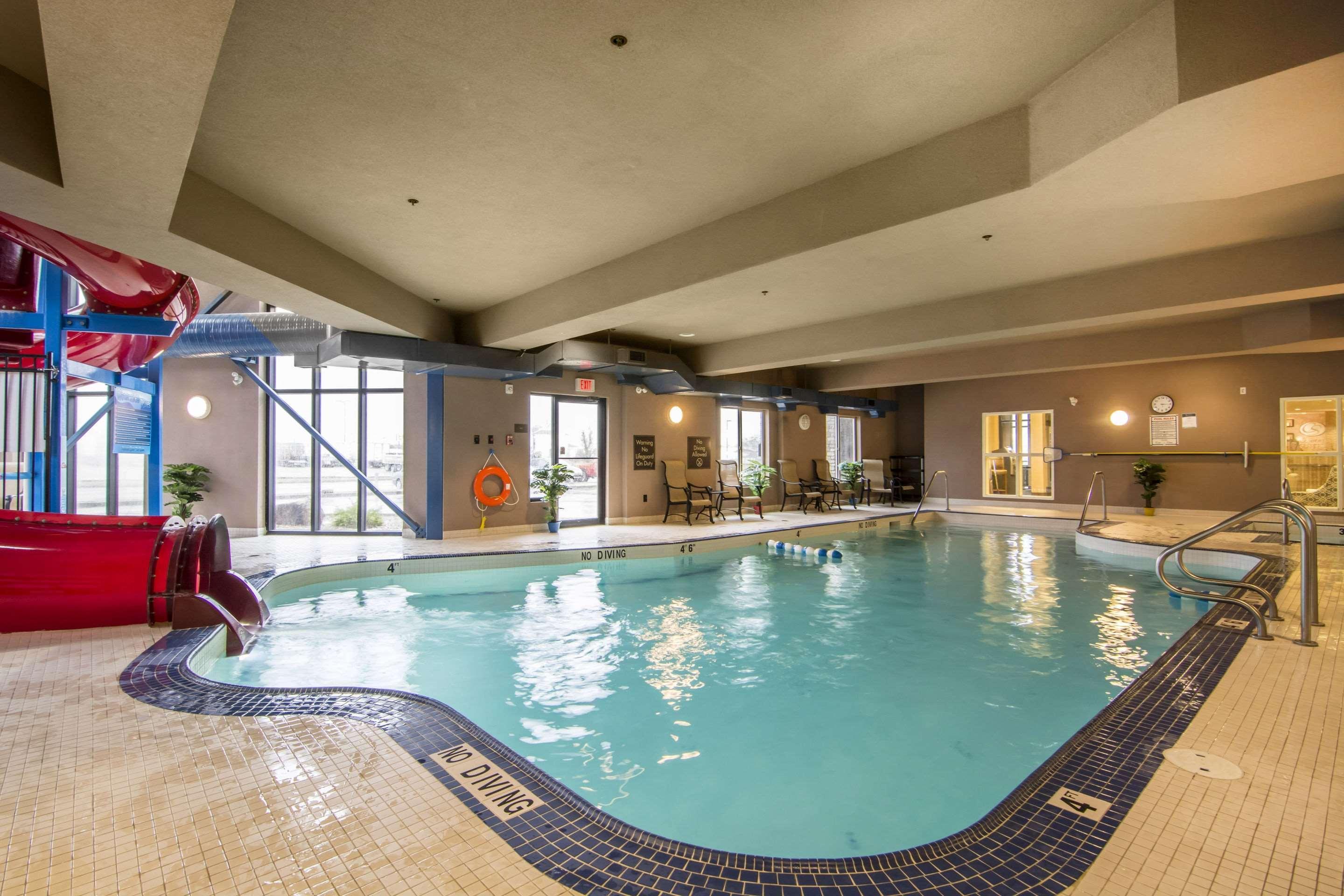 Comfort Suites Саскатун Екстериор снимка