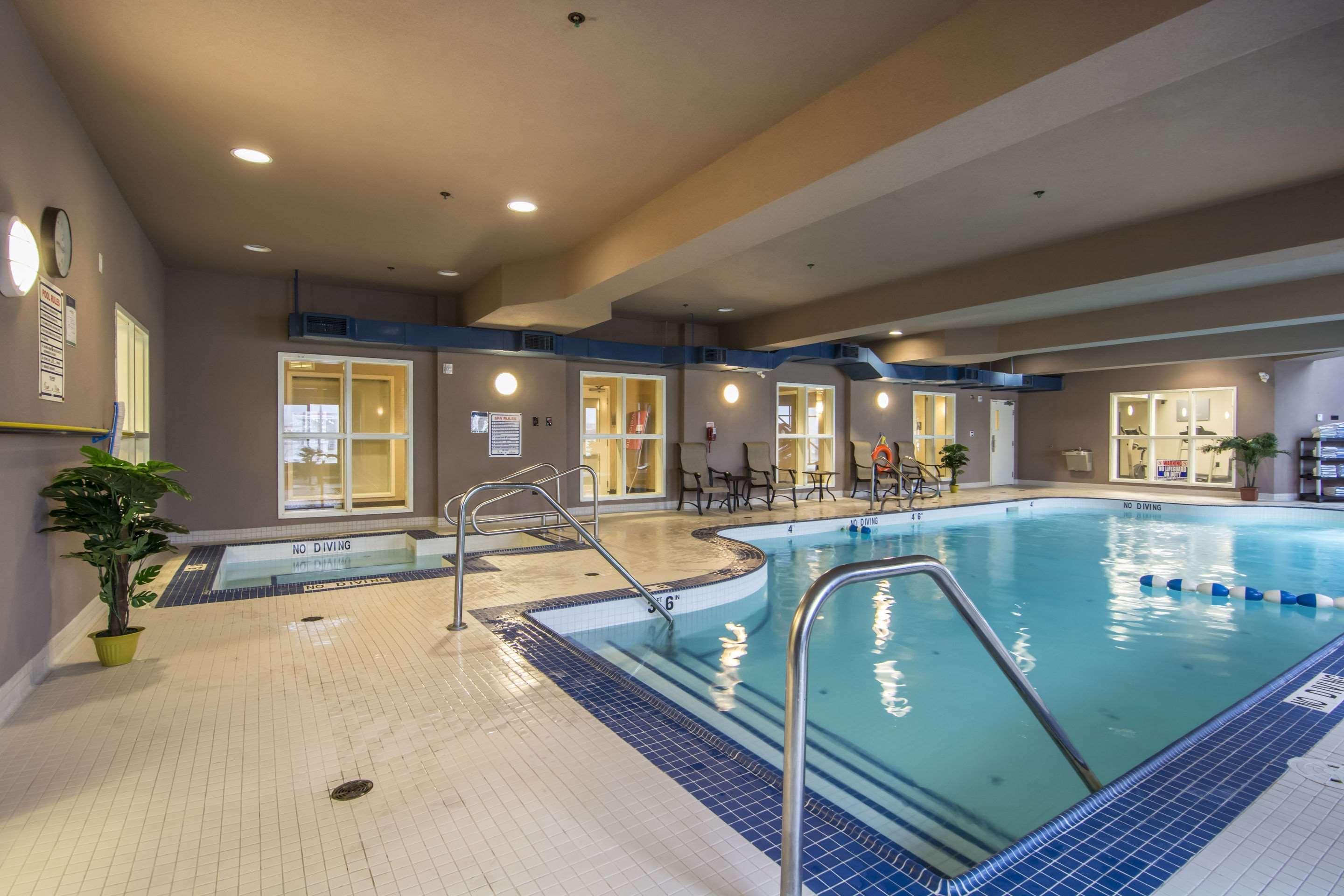 Comfort Suites Саскатун Екстериор снимка