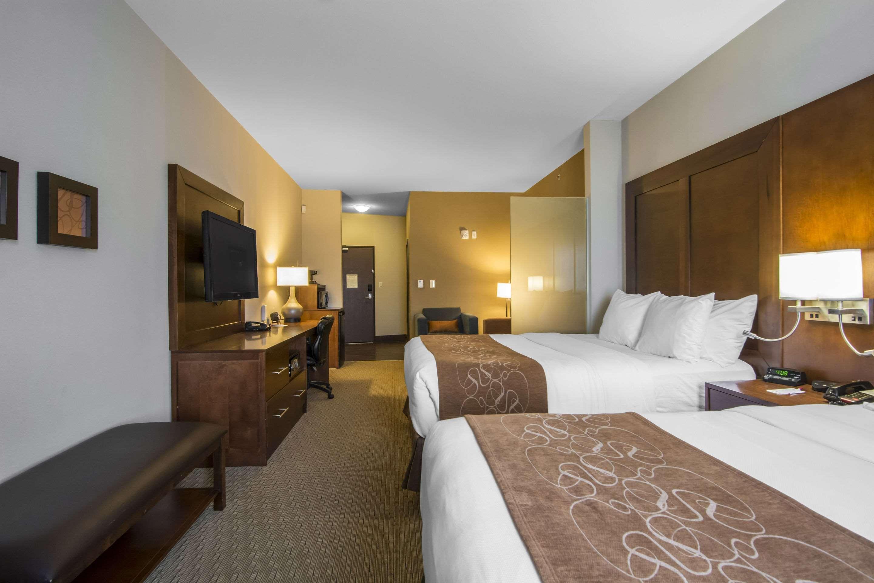 Comfort Suites Саскатун Екстериор снимка