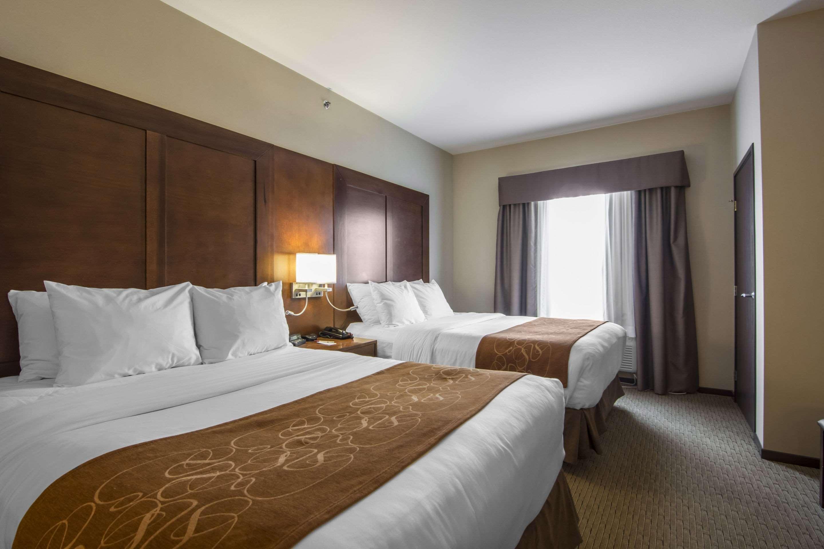 Comfort Suites Саскатун Екстериор снимка