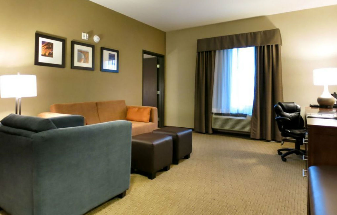 Comfort Suites Саскатун Екстериор снимка